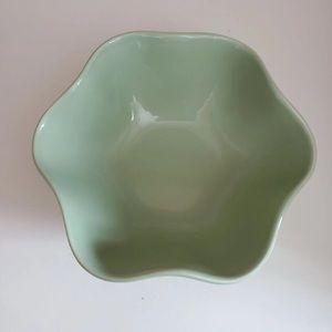 SLAH Set of 2 Sage Hospitality Scalloped Bowls EUC